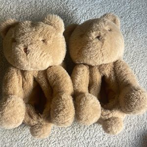 Gap kids bear slippers great condition!